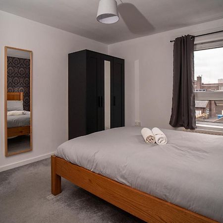 Central Apartment In Belfast City Centre - Sleeps 5 People Exteriör bild