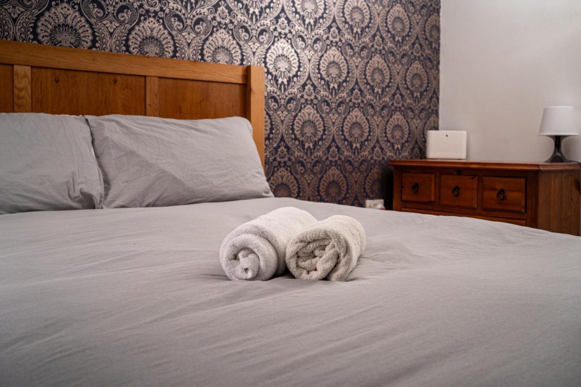 Central Apartment In Belfast City Centre - Sleeps 5 People Exteriör bild