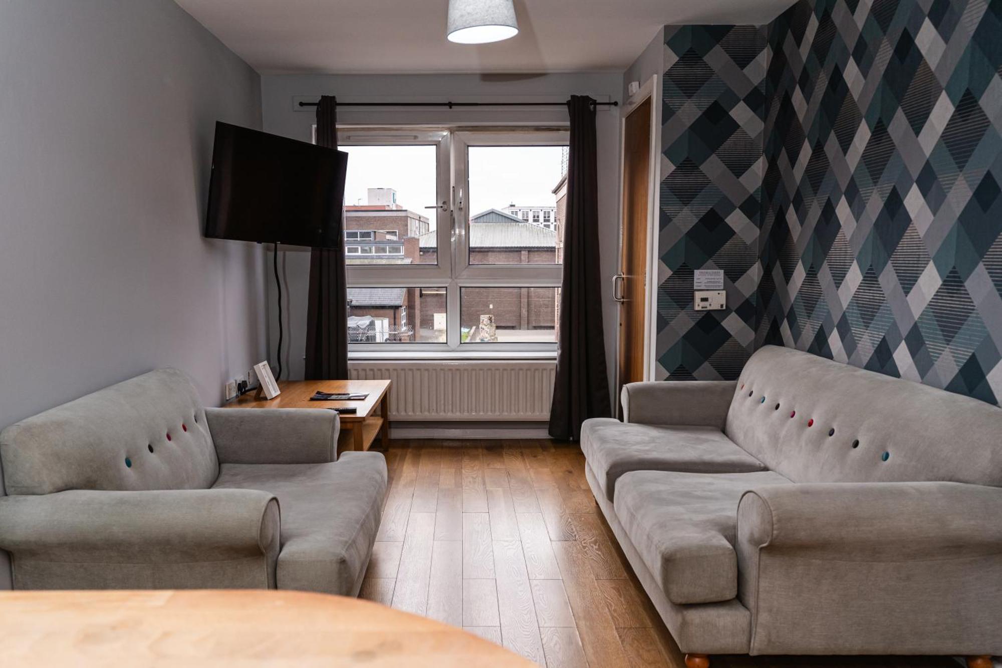 Central Apartment In Belfast City Centre - Sleeps 5 People Exteriör bild